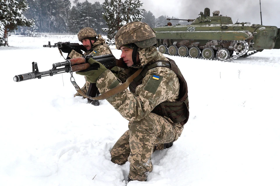 Температура военного психоза вокруг вероятного нападения Украины на Донбасс нагнетается третий месяц. Фото: EPA/ТАСС