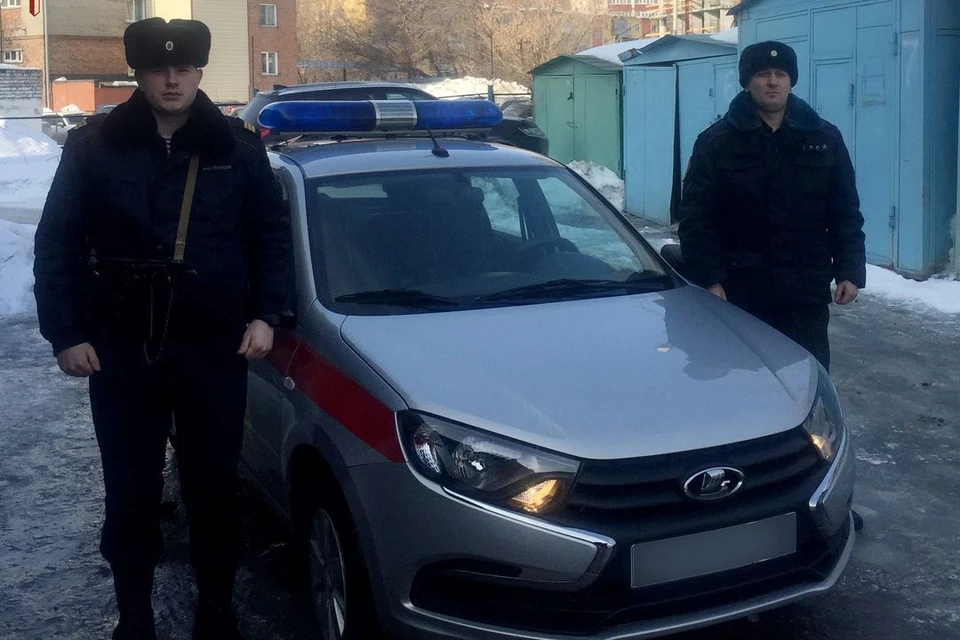 На место тут же выехали сотрудники Росгвардии. Фото: пресс-служба Росгвардии