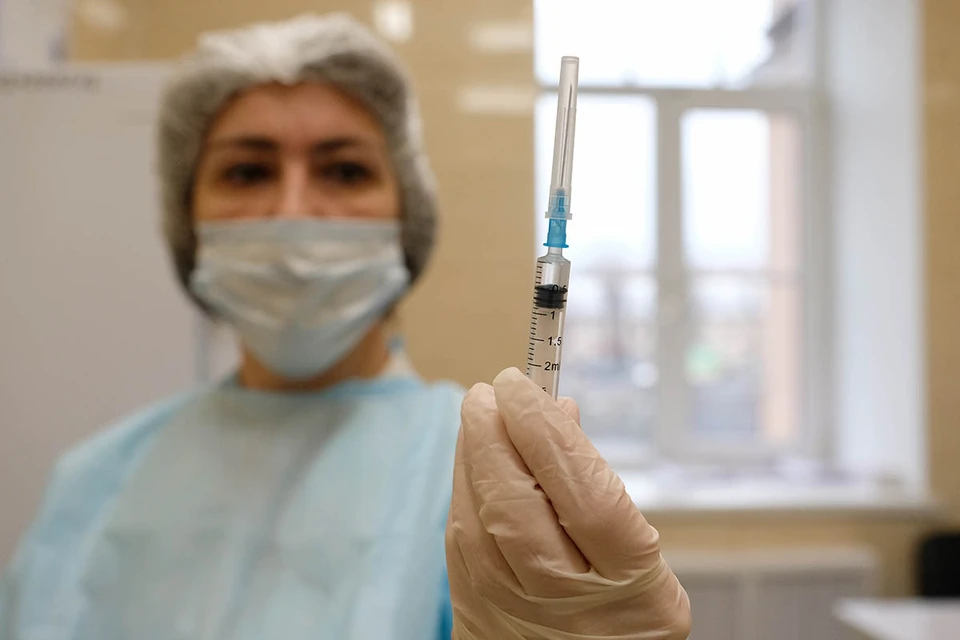 Роспотребнадзор предупредил, что вакцинированным скорее всего не подойдут тесты на антитела, распространенные сегодня в большинстве поликлиник и лабораторий