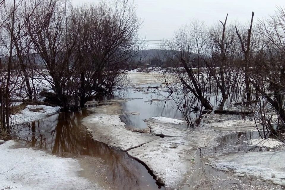 Река Тухлянка практически никогда не замерзает зимой. Фото: uglegorsk.news