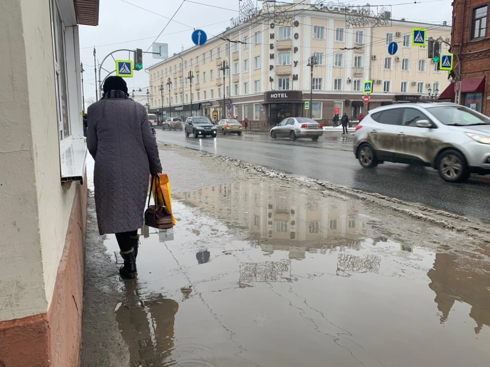 На дорогах местами гололедица.