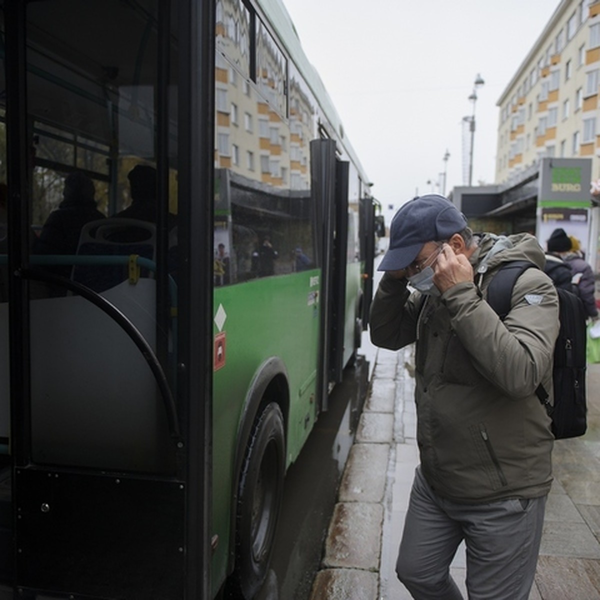 Житель Владивостока отправится в тюрьму за нападение на пенсионера,  наступившего ему на ногу в автобусе - KP.RU