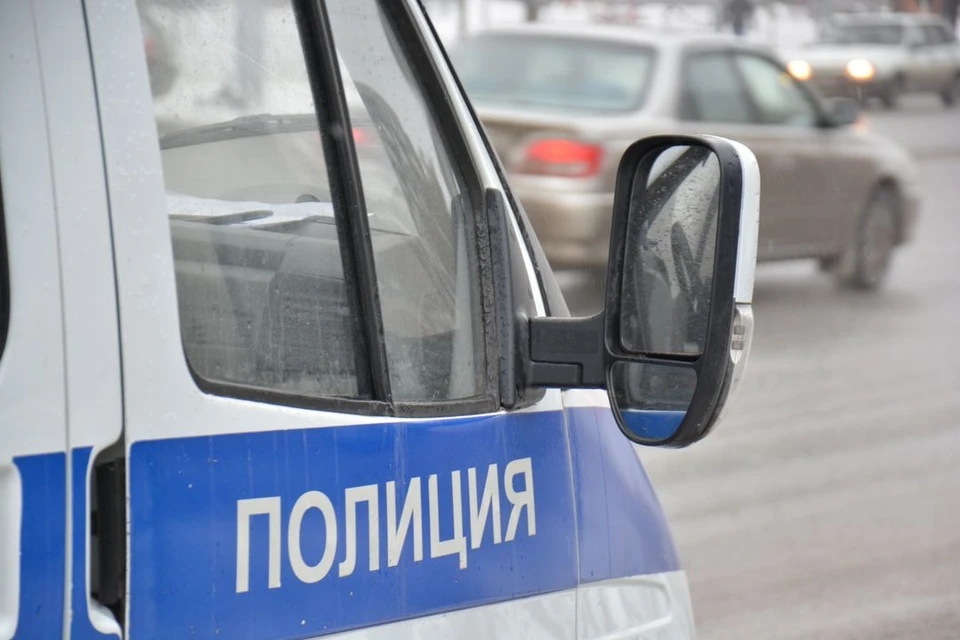 Полицейские проверили здание и ничего опасного не нашли.