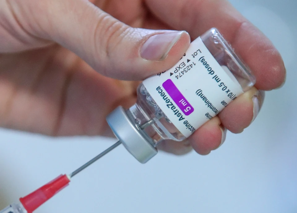 AstraZeneca вдвое сократит поставки своей вакцины в Евросоюз