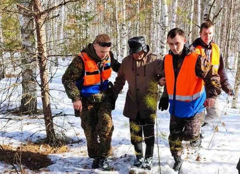Пенсионер почти сутки блуждал в лесу, пока его не нашли волонтеры. Фото: @marishkamokeeva