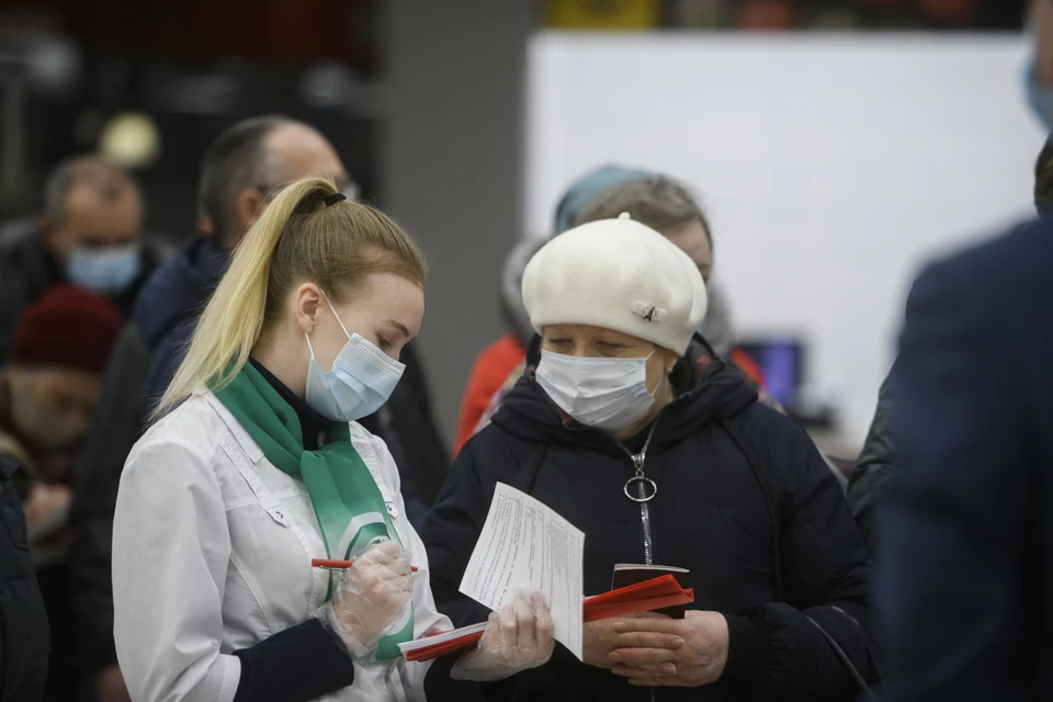 В России выявлено еще 8 995 новых заразившихся коронавирусом.