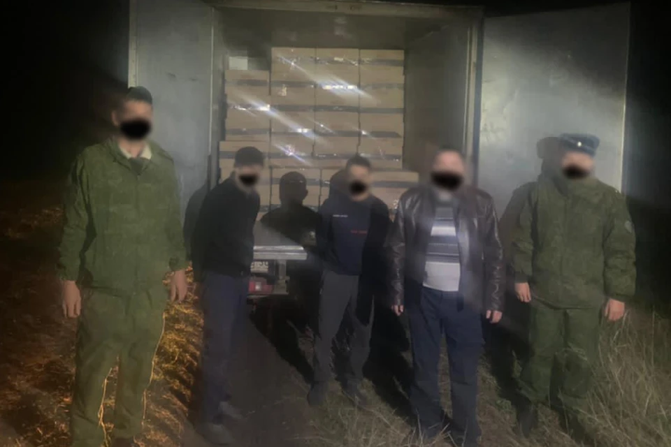 За попытку побега горе-контрабандистов арестовали Фото: ПУ ФСБ России по Ростовской области