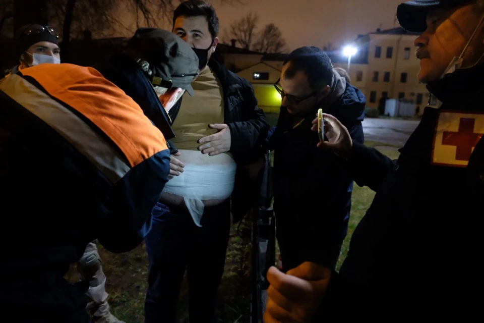 Мужчина проткнул живот штырем забора, убегая от силовиков в Петербурге.