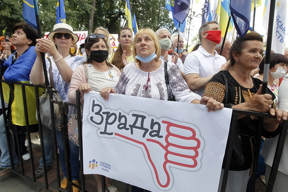 Переход на только «державну мову» поддержали в центре и на западе Незалежной, восток и юг страны против