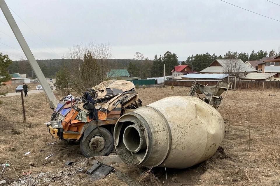 Водитель бетономешалки погиб в ДТП в Иркутском районе
