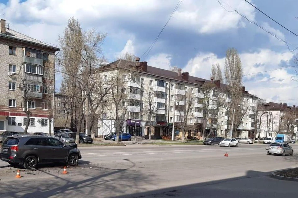 В Липецке столкнулись иномарки: пострадал 2-летний ребенок