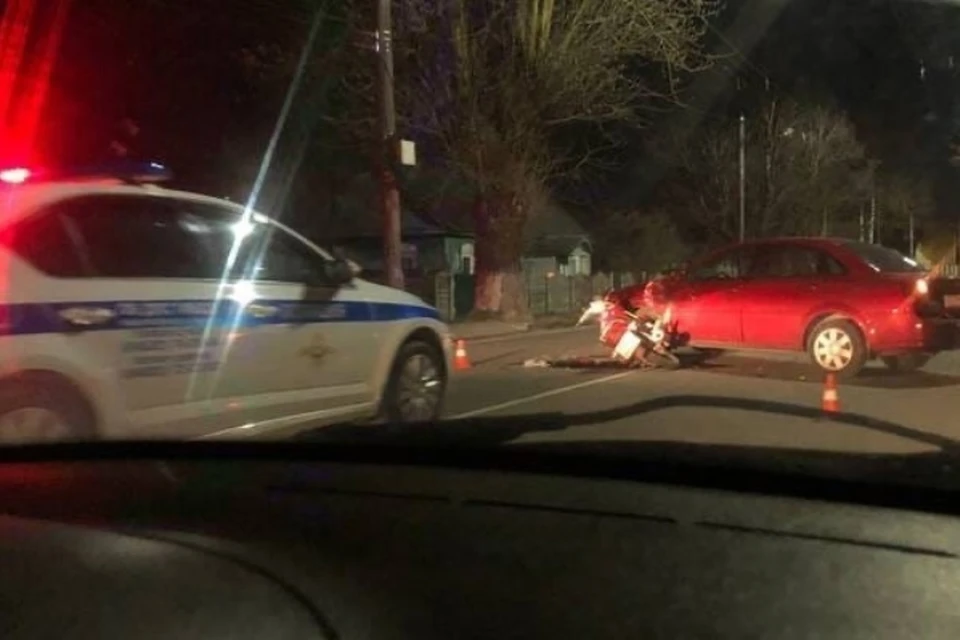 Вечером 25 апреля в Брянске на Бежицкой в ДТП пострадали двое подростков. Фото: "ЧП и ДТП Брянск", vk.com.