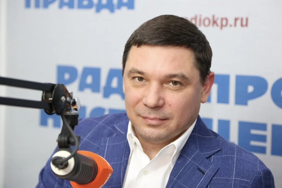 Мэр краевого центра в прямом эфире радио «КП»-Краснодар». Программа называется «Городская среда с Евгением Первышовым».