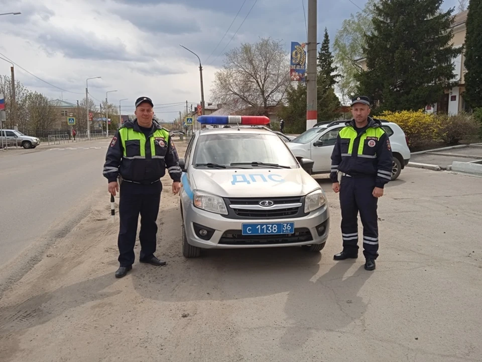 Ольховатка воронеж новости. ДПС на дороге в Воронежской. Автомобиль ДПС Воронежская обл. ДПС на обочине.