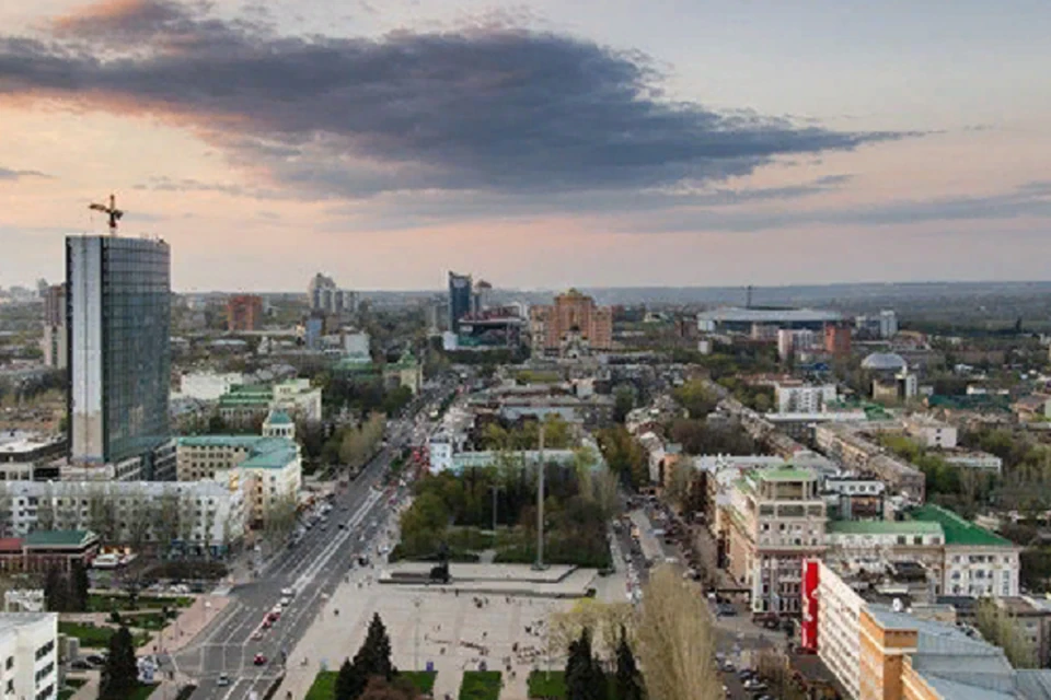 Уже днем небо столицы Республики покроют облака. Фото: сайт администрации города Донецка