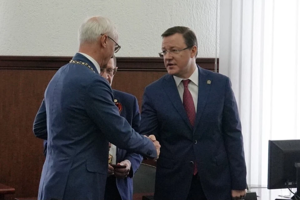 Глава региона поздравил Николая Ренца со вступлением в должность мэра Тольятти