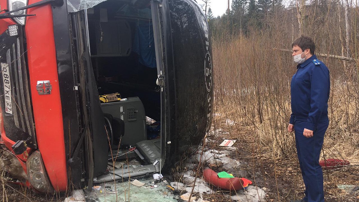 Трое погибших, раненные на снегу и обыски: что известно о смертельном ДТП с  автобусом в Хабаровском крае - KP.RU