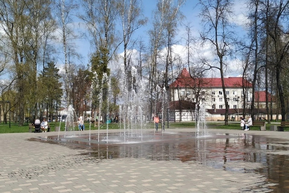 1 мая в Брянске включили все восемь фонтанов.
