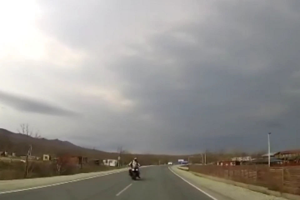 Мужчина мог погибнуть под колесами атво.