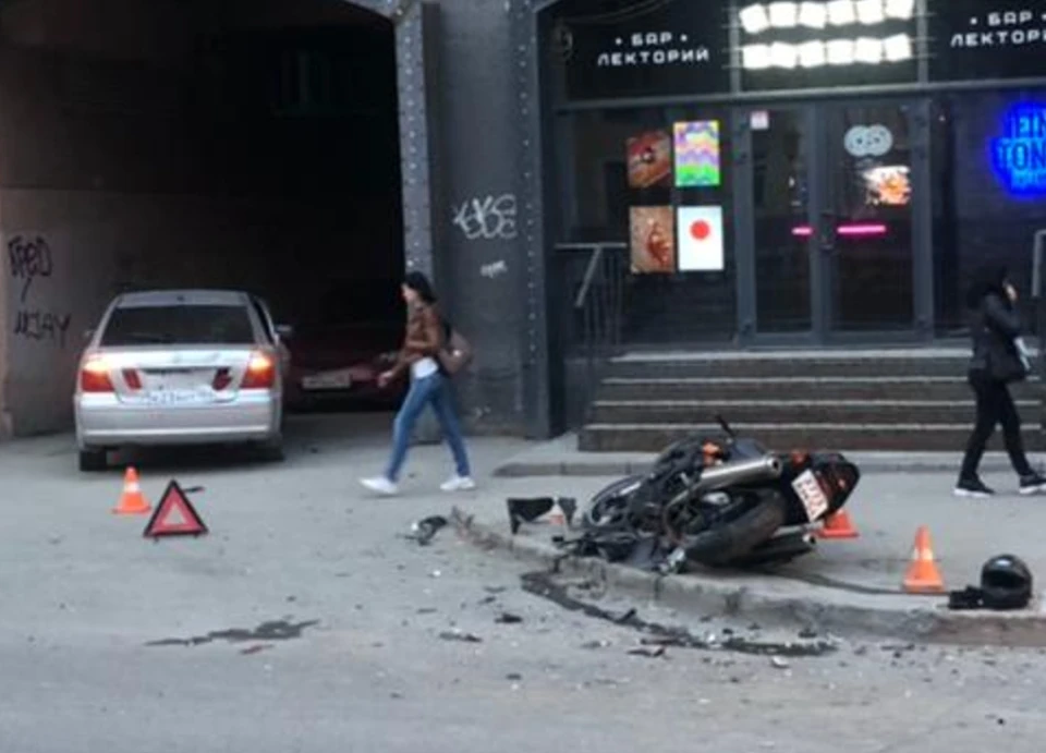 Мотоциклист оказался в больнице. Фото: отряд пропаганды ГИБДД по Новосибирску