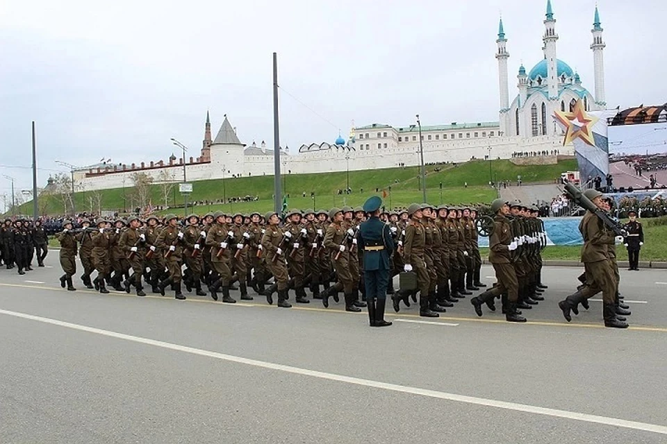 Начало парада запланировано на 10.00.