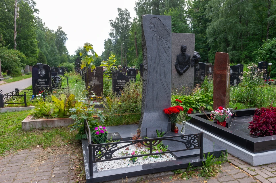 Задержана подозреваемая в поджогах на кладбище в Красносельском районе Петербурга