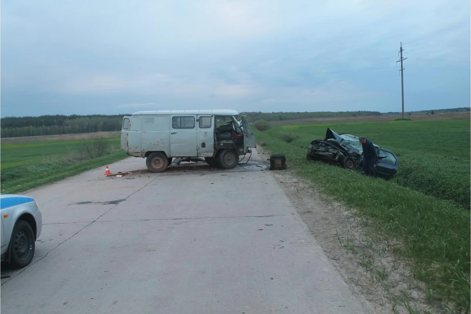 На проселочной дороге в ДТП пострадали три человека
