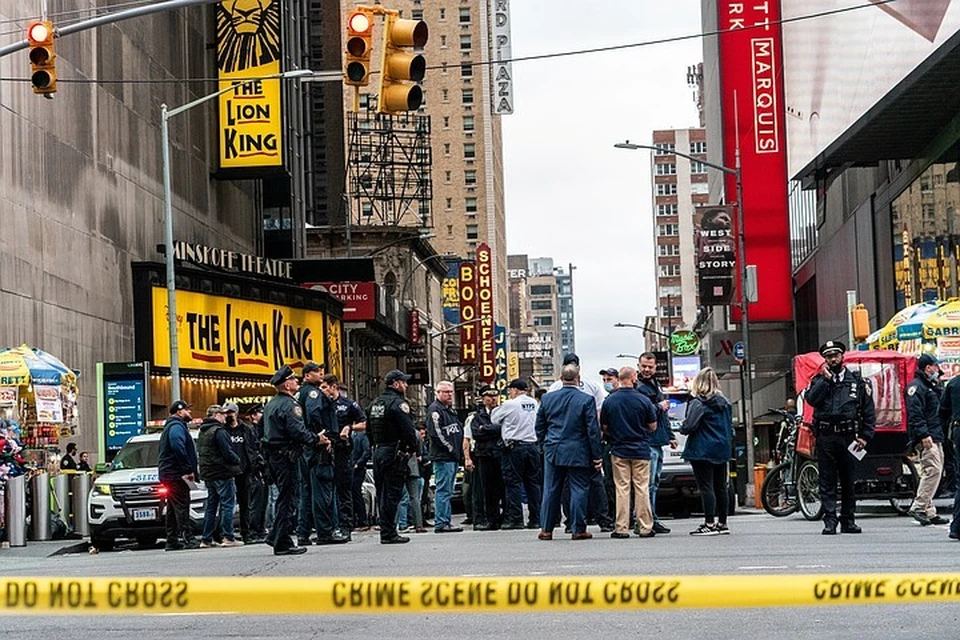 В результате стрельбы на Таймс-сквер в Нью-Йорке 8 мая пострадали две женщины и ребенок