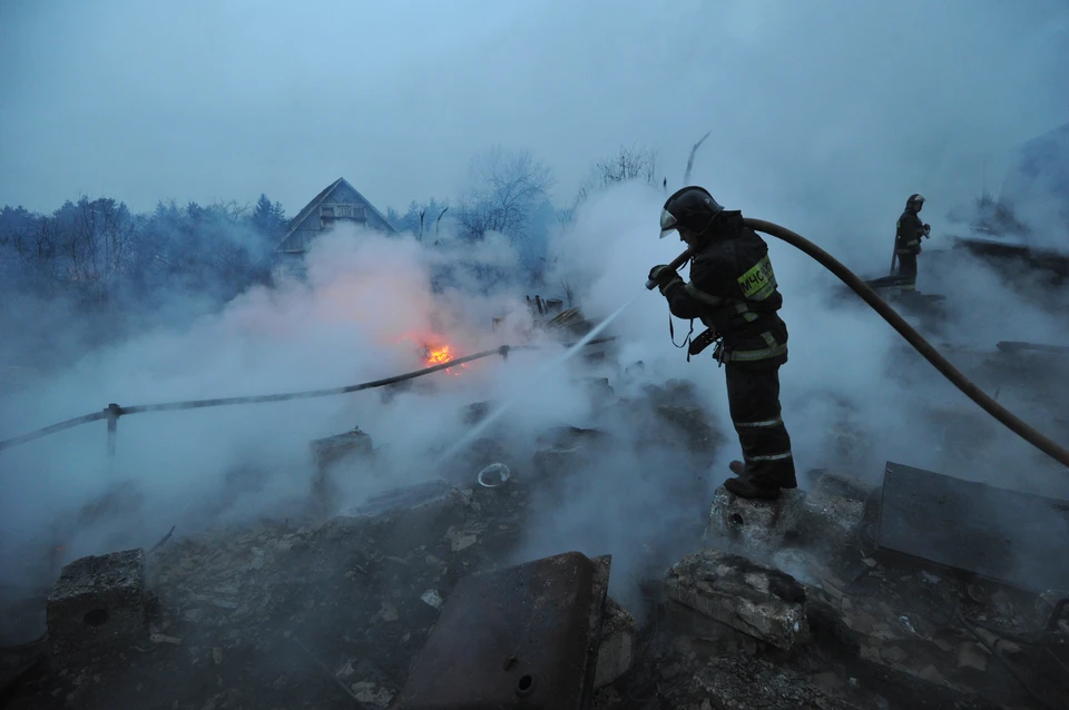 Пожар в СНТ «Ромашка» в Анивском районе возник в 14:13