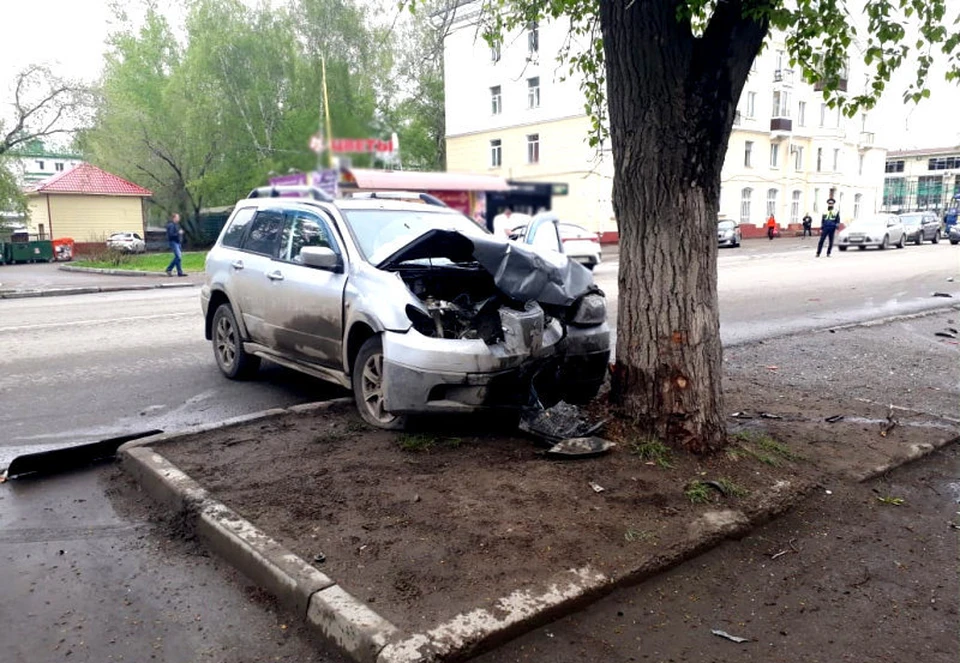 Ситуация 18. Авария в Томске 18 мая 2022. ДТП Томск Вершинина 103 ДТП. Разбился в машине в Томске.