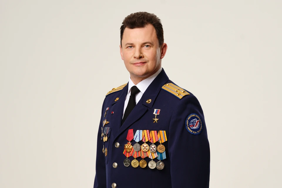 Летчика-космонавта, депутата Государственной думы Романа Романенко наградили медалью за вклад в укрепление обороны России. Фото: Семен КАЦ.
