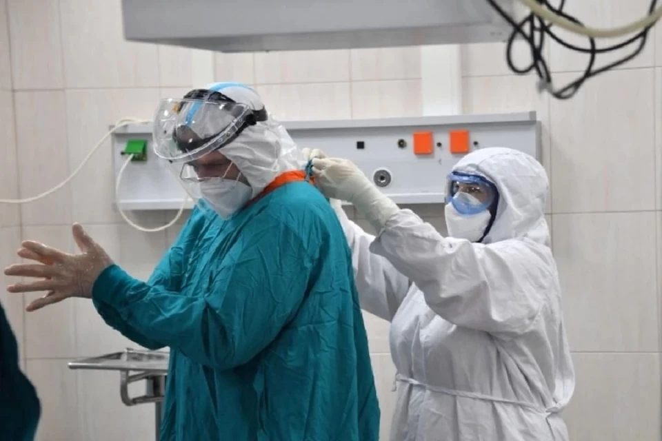 В Новосибирске от коронавируса умерла 54-летняя женщина.