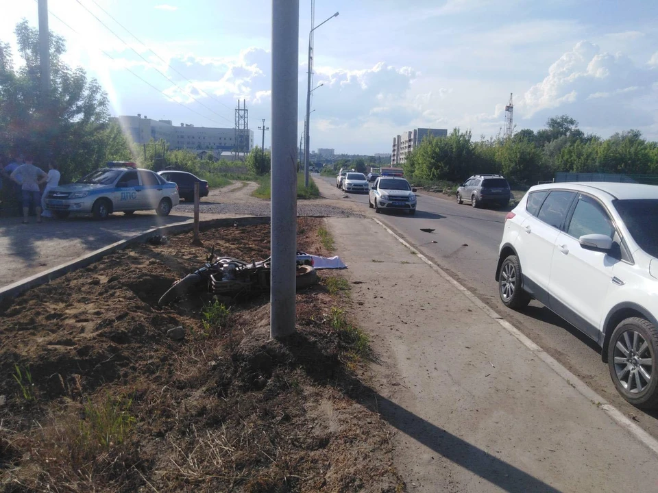 Мотоциклист врезался в столб