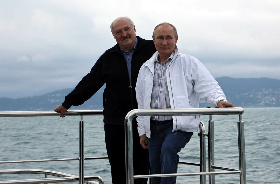 Дмитрий Песков не знает, почему Владимир Путин не купался в Черном море вместе с Александром Лукашенко