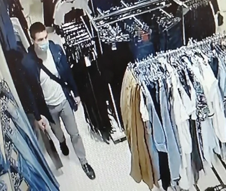 В Тольятти ищут парня, который воровал одежду. Фото - ГУ МВД России по Самарской области