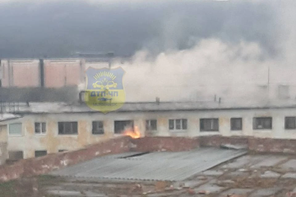 Пожар на улице Свердлова случился утром 1 июня. Фото: vk.com/murmansk_dtp