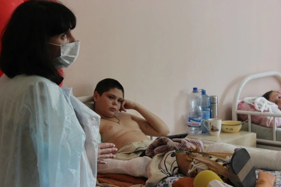 День защиты детей раненый в Саханке 14-летний Дима Захаров в 2020 году провел на больничной койке