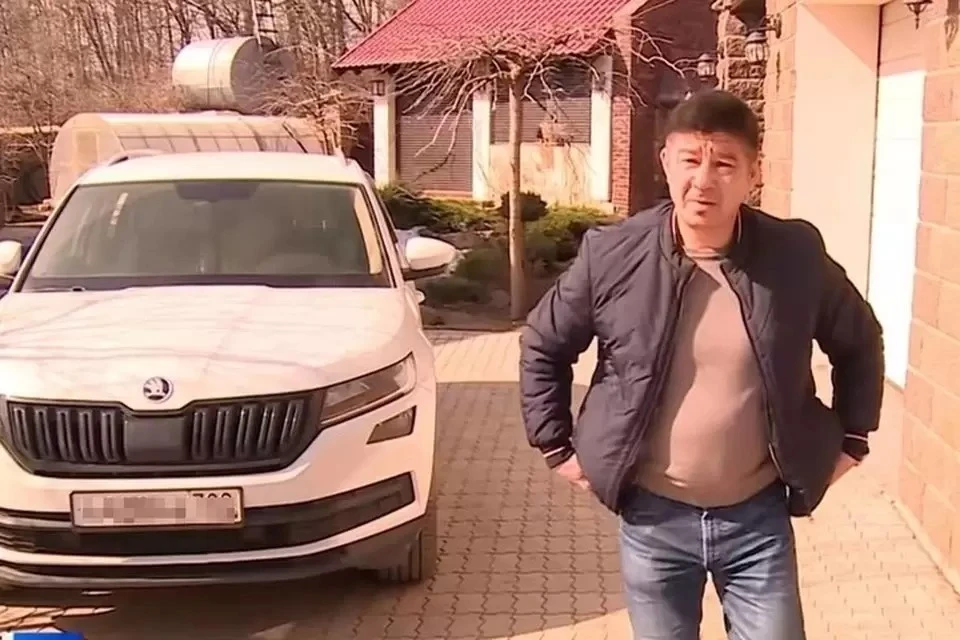 На этой белой "Школе" возможно и скрывается Шайбаков. Фото: скрин ГТРК "Башкортостан"