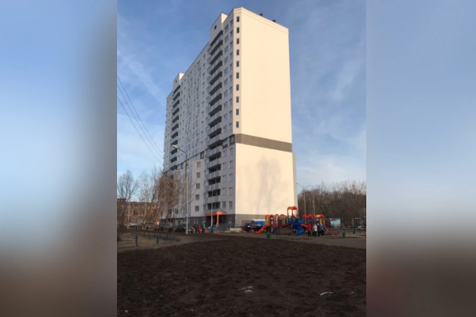 Девушку нашли на самом верхнем этаже новостройки. Фото: 2GIS