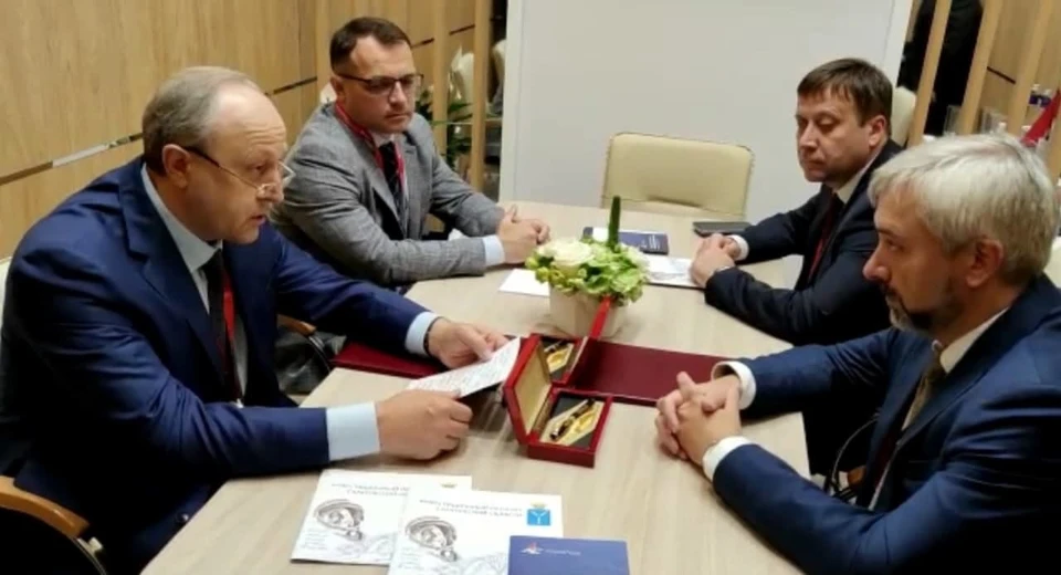 Евгений Примаков и Валерий Радаев подписали соглашения на ПМЭФ