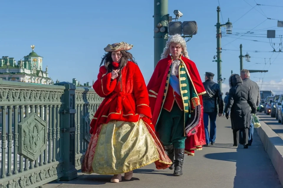 В Петербурге второй день подряд временно перекрывают Дворцовый мост.