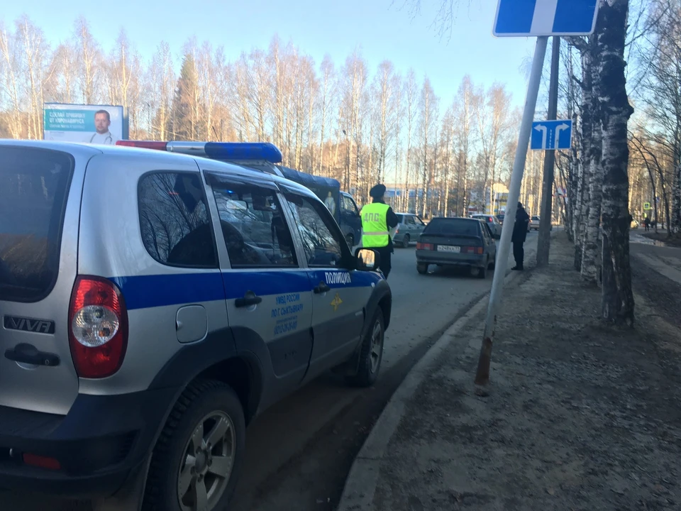 "С документами граждан при проверке необходимо обращаться аккуратно, не делать в них каких-либо отметок в непредусмотренных для этого местах", - отмечается в приказе.