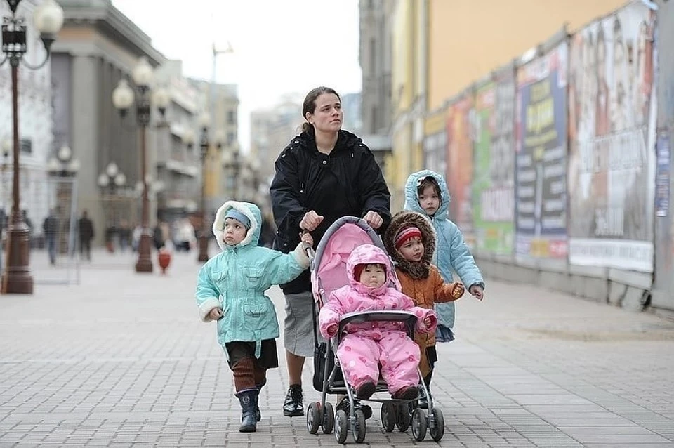 Психолог перечислила три правила, которые научат детей распоряжаться деньгами