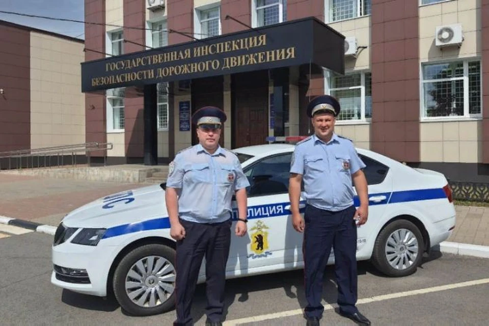 В Ярославле Анатолий Кузнецов и Максим Пошивалов помогли женщине быстро добраться до больницы