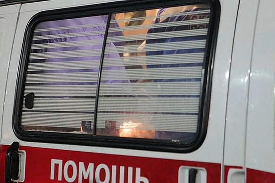 Девочку на скорой отвезли в больницу, ей нужно будет долго лечиться.