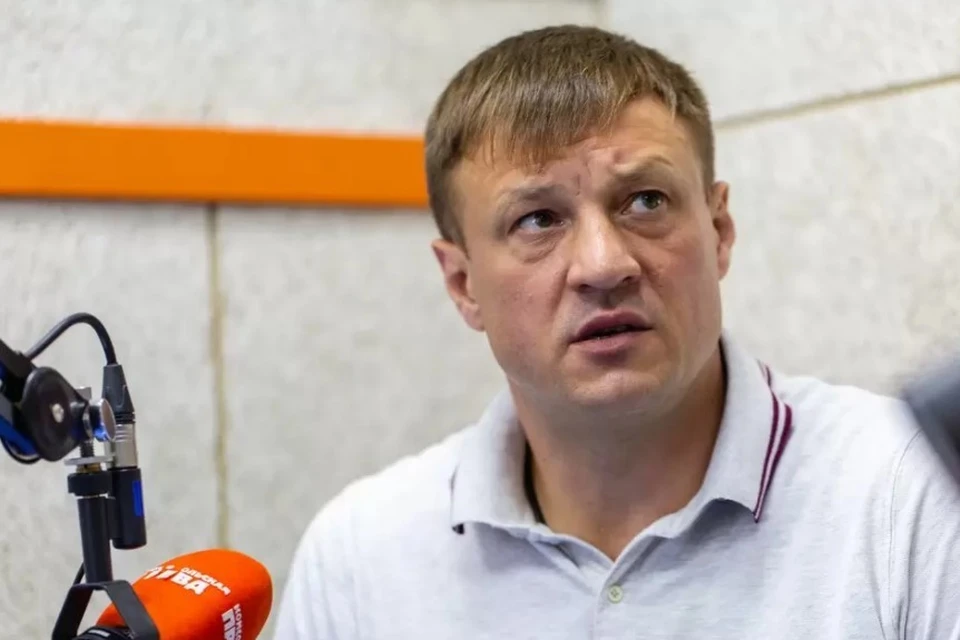Николай Сандаков успел поработать «заместителем по политической части» при двух губернаторах Челябинской области — Михаиле Юревиче и Борисе Дубровском, отвечал при них за выборы всех уровней/