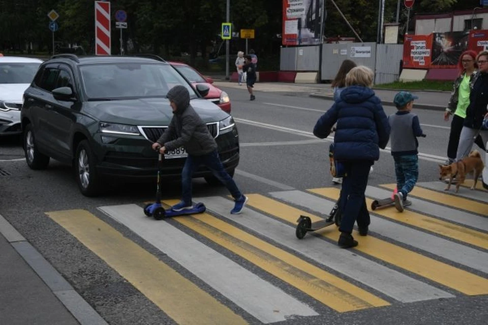 Во Владивостоке ребенок оказался под колесами авто.