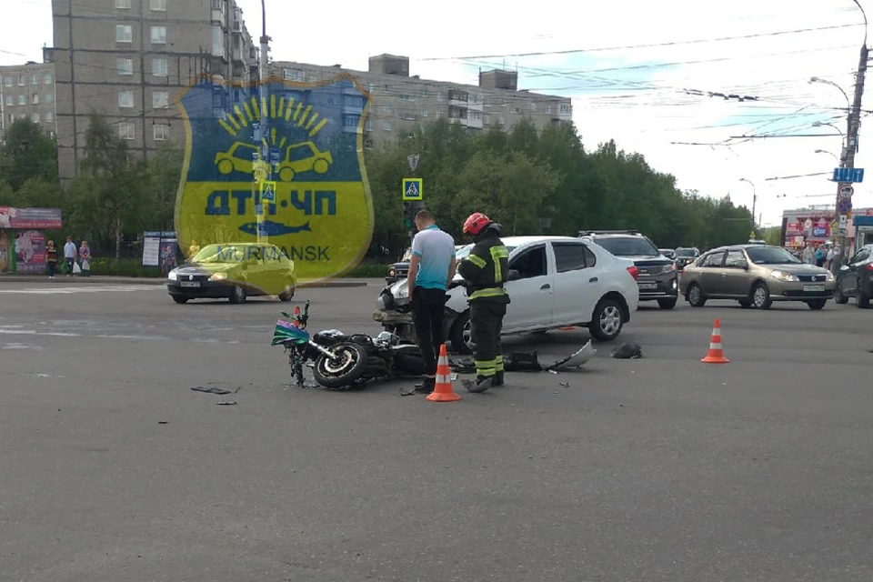 В данный момент не установлено, по вине кого случилась авария. Фото: Мурманск ДТП ЧП / vk.com/murmansk_dtp