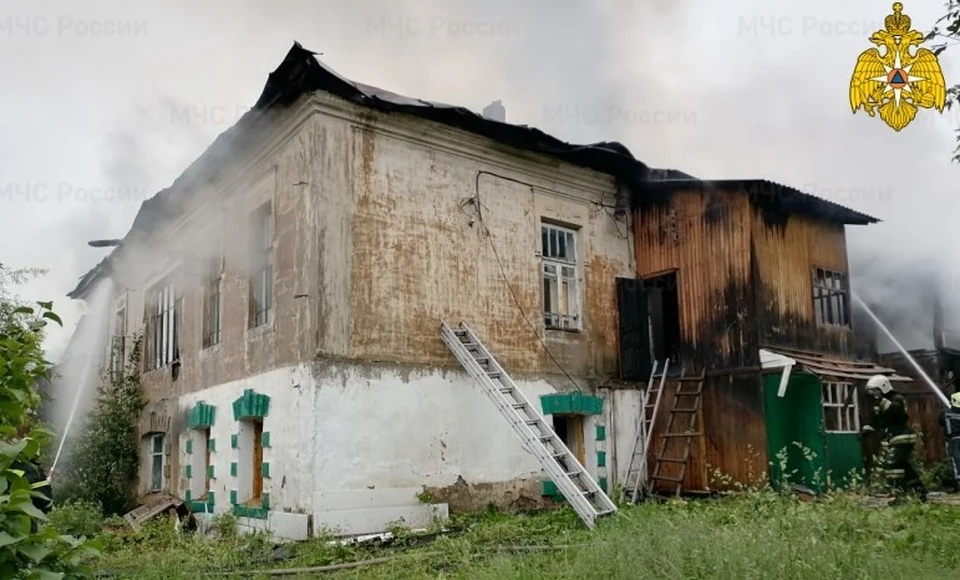 Заброшенное здание на Кооперативной улице в Кондрово