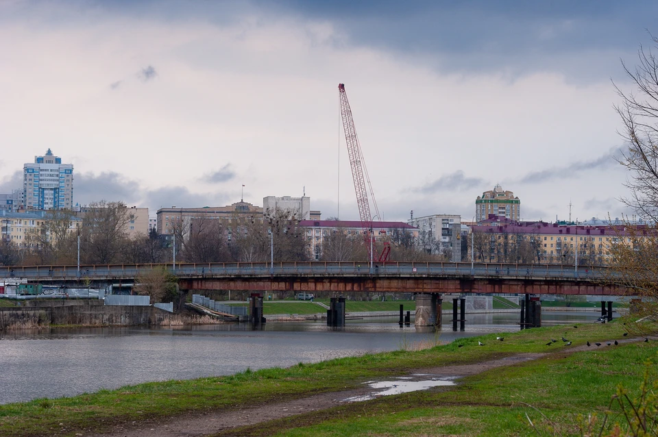 Пешеходный мост через Оку в Орле планируют доделать к концу июля